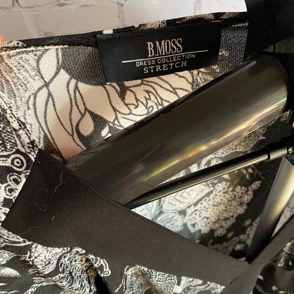 Tailor B. Moss Black and White Floral Dress - Picture 3 of 5